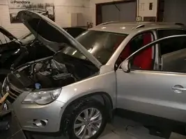 VOLKSWAGEN TIGUAN 2011